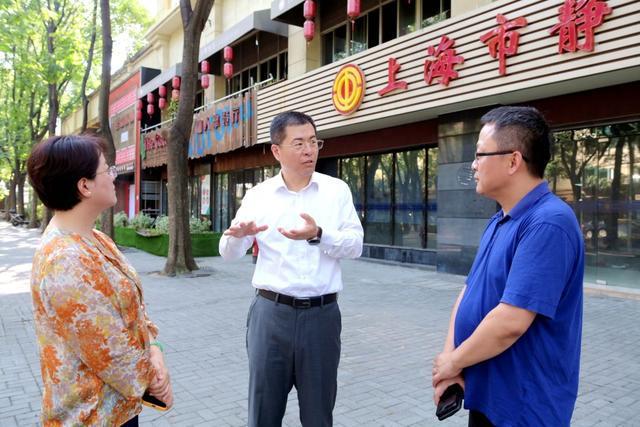 静安区长翟磊做客夏令热线，并赴现场一线协调解决问题诉求