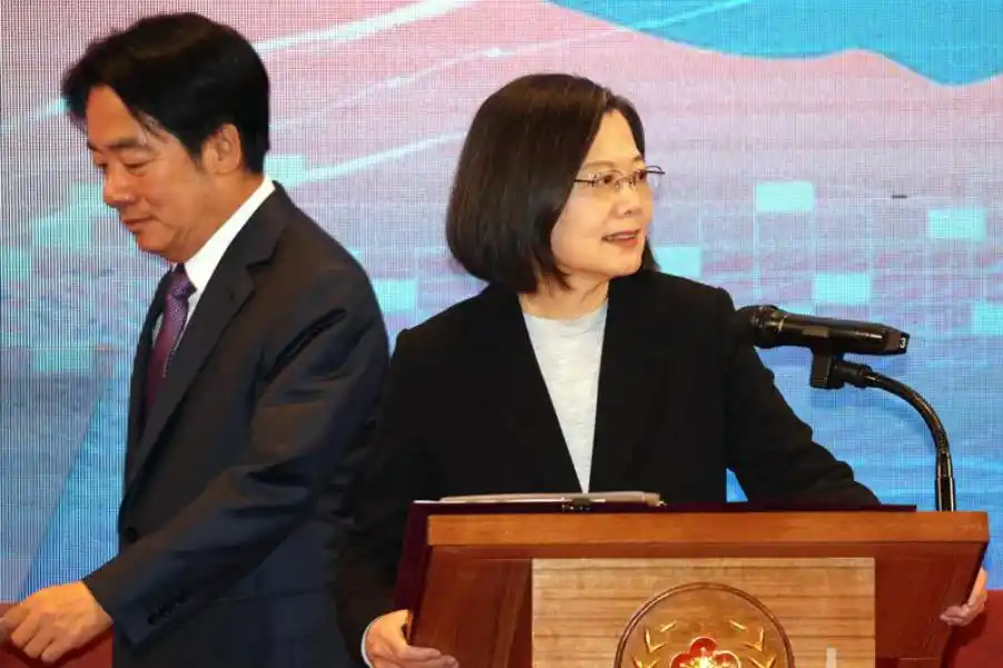 赖清德上任前，还扯“台湾有事”，殊不知接了蔡英文三个烫手山芋
