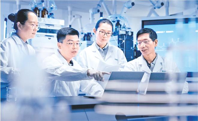 中国硬气亮剑，打响反击第一枪！拒付天价版面费，撕开西方遮羞布