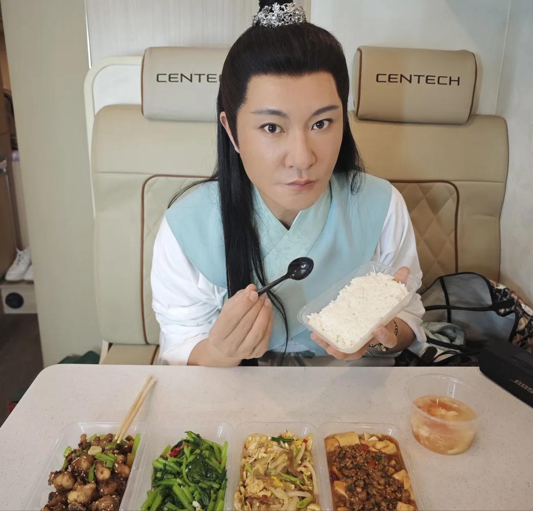 好男人李宗翰，49岁未婚未育，坚决不送母亲进养老院与其相依为命