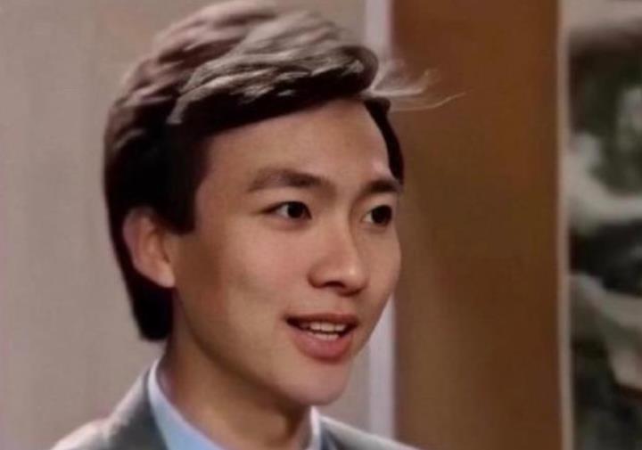 电视新闻主播完成调整，两位人选引人注目，康辉遗憾落选？
