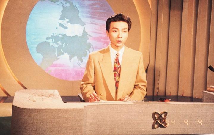 电视新闻主播完成调整，两位人选引人注目，康辉遗憾落选？