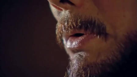 碰瓷党遇上女司机,别以为不敢撞你,男子当场被活活撞飞!