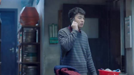 碰瓷党遇上女司机,别以为不敢撞你,男子当场被活活撞飞!