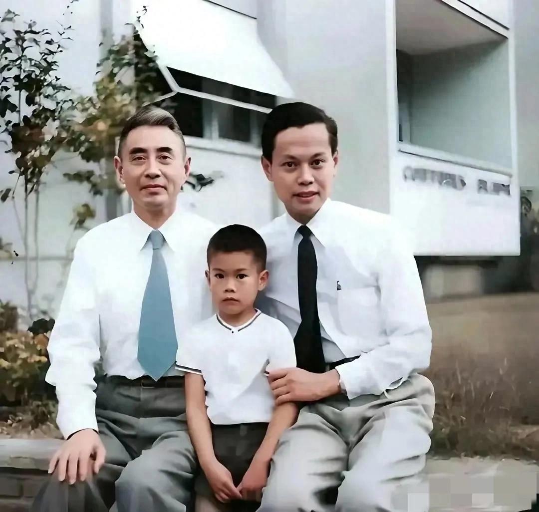 杨振宁和父亲杨武之，三代人的合影，基因的奇妙与传承
