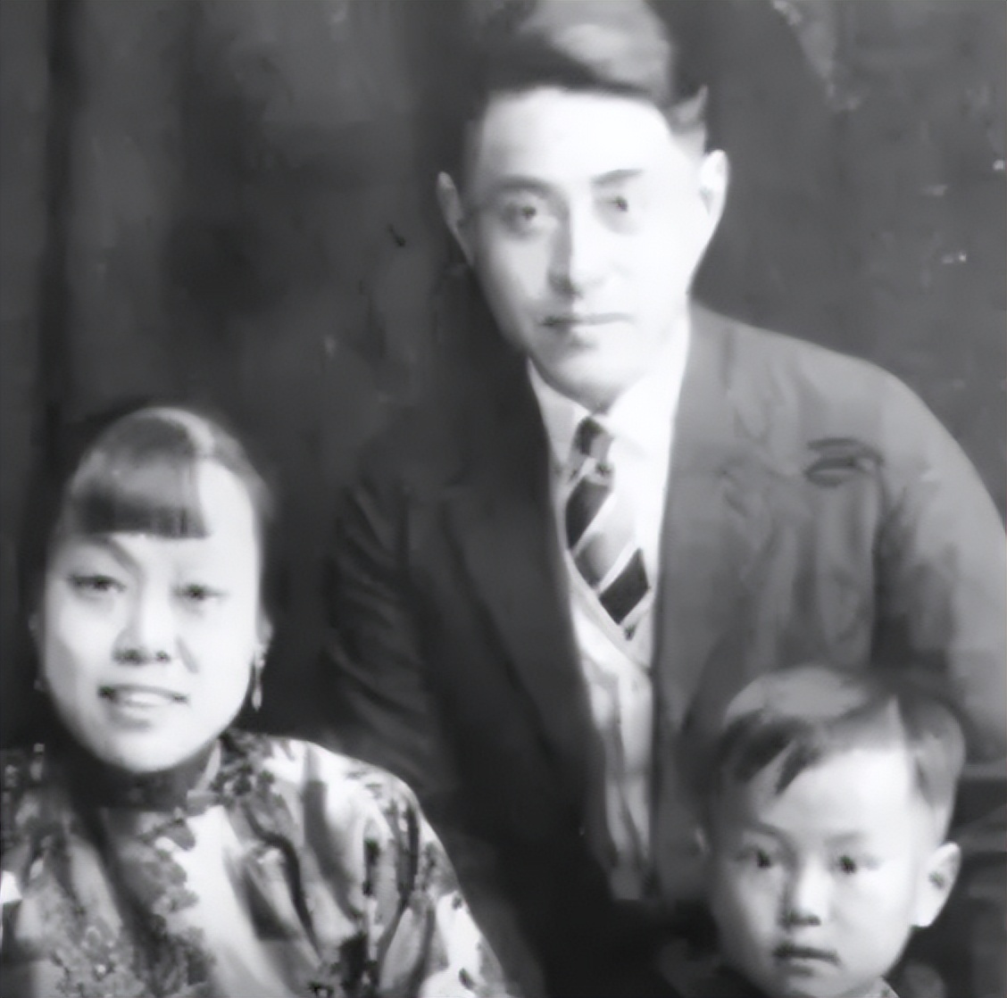 杨振宁和父亲杨武之，三代人的合影，基因的奇妙与传承