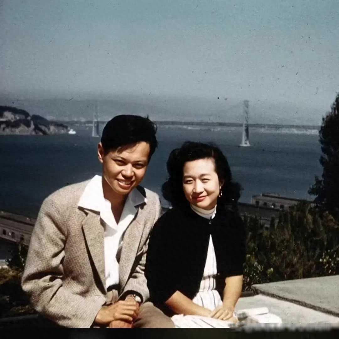 1971年，杨振宁和岳父杜聿明、岳母曹秀清在北京，一张罕见的合影