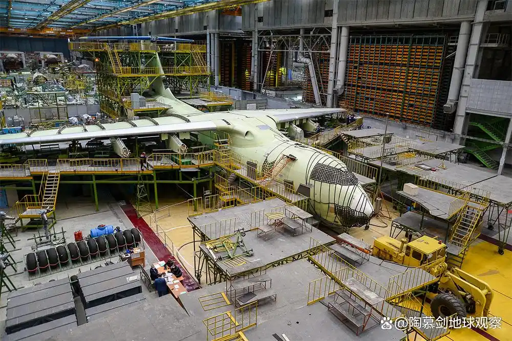 2025年俄军新伊尔-76运输机产量达到高峰,一年造出了七架