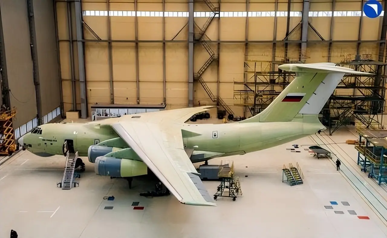 中国太聪明了:趁着俄罗斯武器滞销,一口气订购20架大飞机