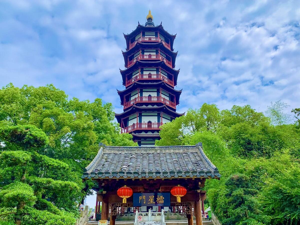 第一次来南昌怎么玩？2天1晚全攻略来了，必打卡&不踩雷，收藏！