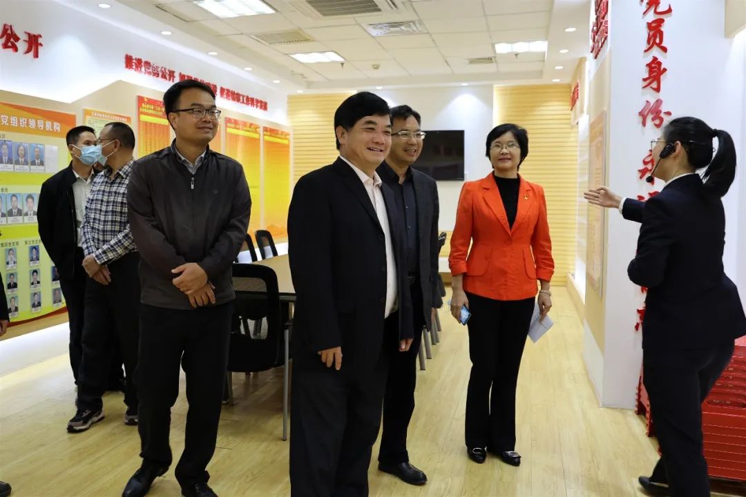 玉林市离退休干部党建工作考察团到市检察院参观指导工作
