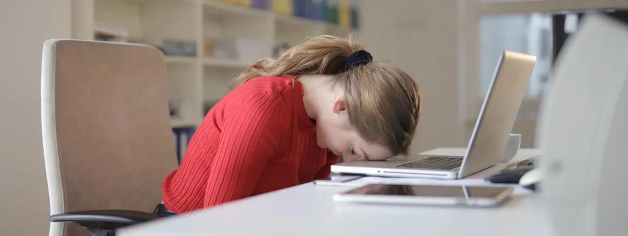 刷刷手机就能日赚数百？那不是副业，而是割韭菜！