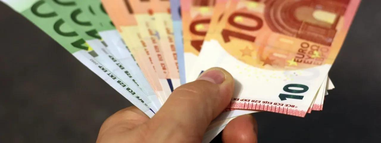 刷刷手机就能日赚数百？那不是副业，而是割韭菜！