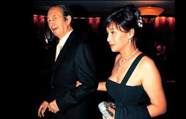 蓝琼缨病逝，何鸿燊几位太太中，蓝琼缨是独享丈夫爱最久的那位