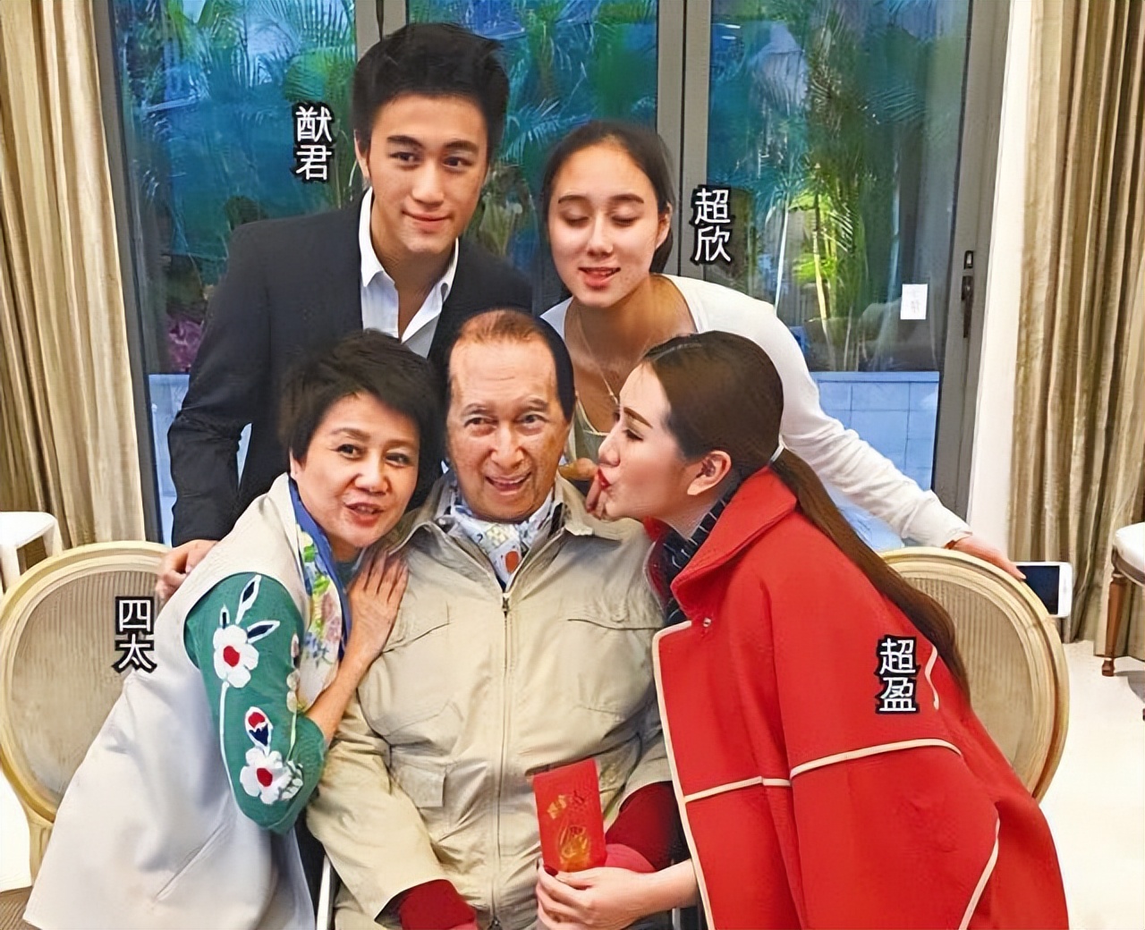 已故赌王何鸿燊二房太太离世，一生只认四个老婆，二房是大赢家