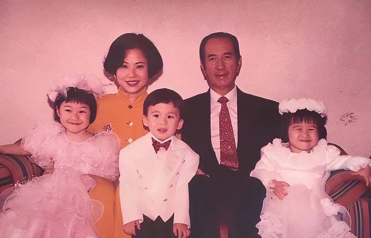已故赌王何鸿燊二房太太离世，一生只认四个老婆，二房是大赢家