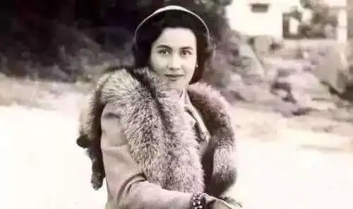 赌王何鸿燊和他四位太太，原配夫人一生坎坷！四太太独得恩宠