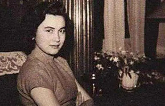 赌王何鸿燊和他四位太太，原配夫人一生坎坷！四太太独得恩宠