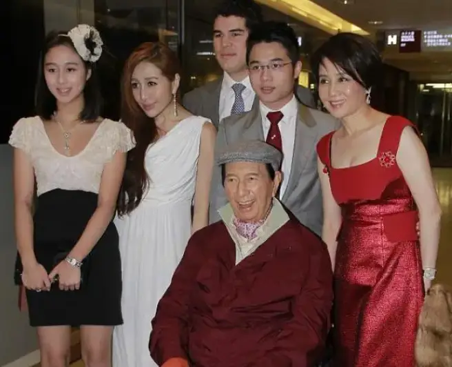 何鸿燊：娶4个老婆，生17个孩子，他的一生比豪门小说还精彩