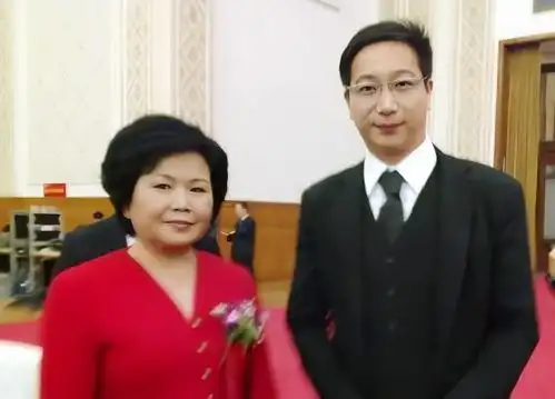 《新闻联播》前主播邢质斌：与初恋丈夫相爱一生