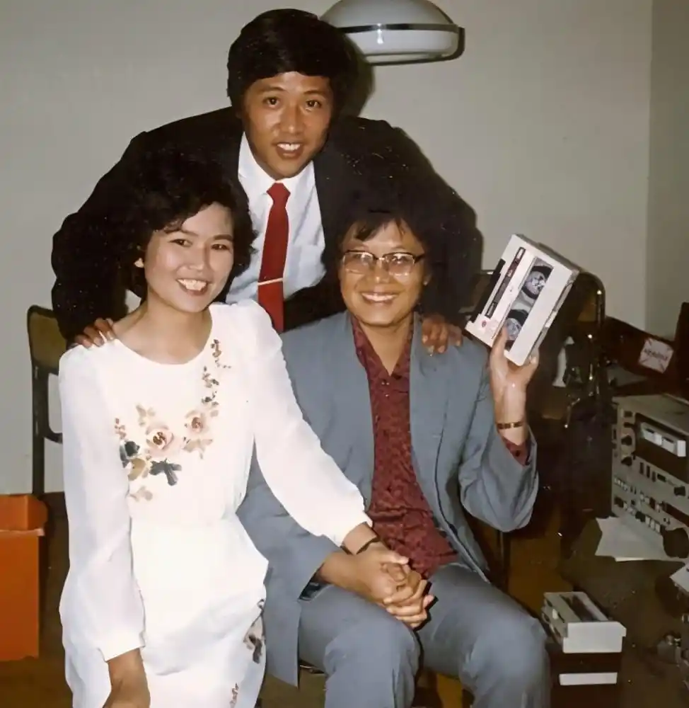 《新闻联播》前主播邢质斌：与初恋丈夫相爱一生