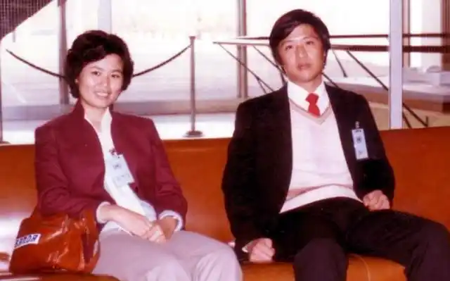 《新闻联播》前主播邢质斌：与初恋丈夫相爱一生