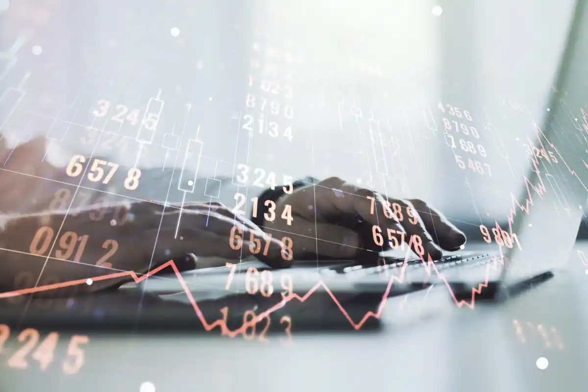 财经新闻娱乐化：报道的双刃剑，利益与道德的博弈